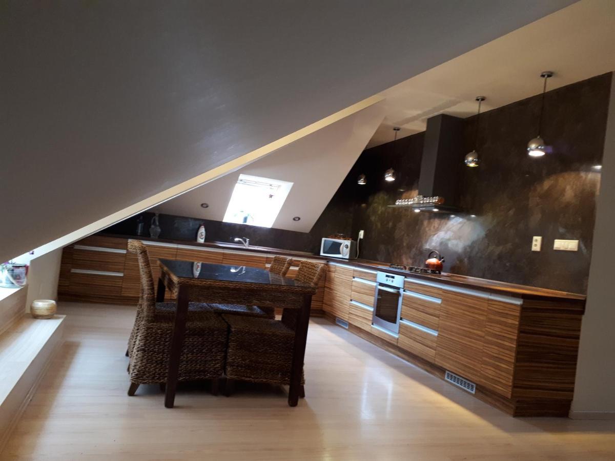 Utulny Apartman V Bratislava 15 Bagian luar foto