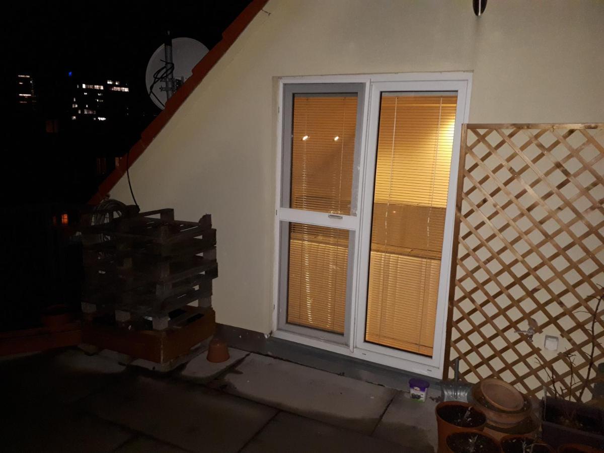 Utulny Apartman V Bratislava 15 Bagian luar foto