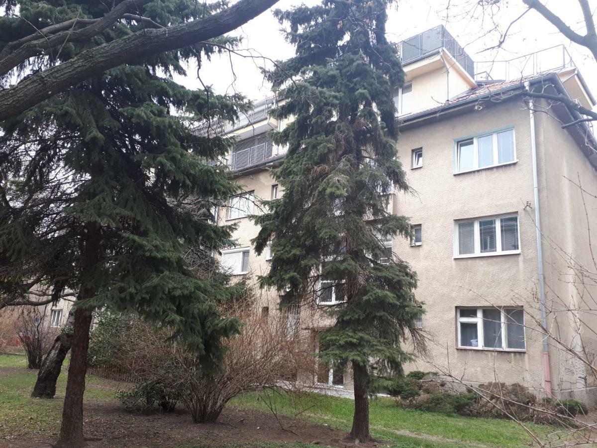 Utulny Apartman V Bratislava 15 Bagian luar foto