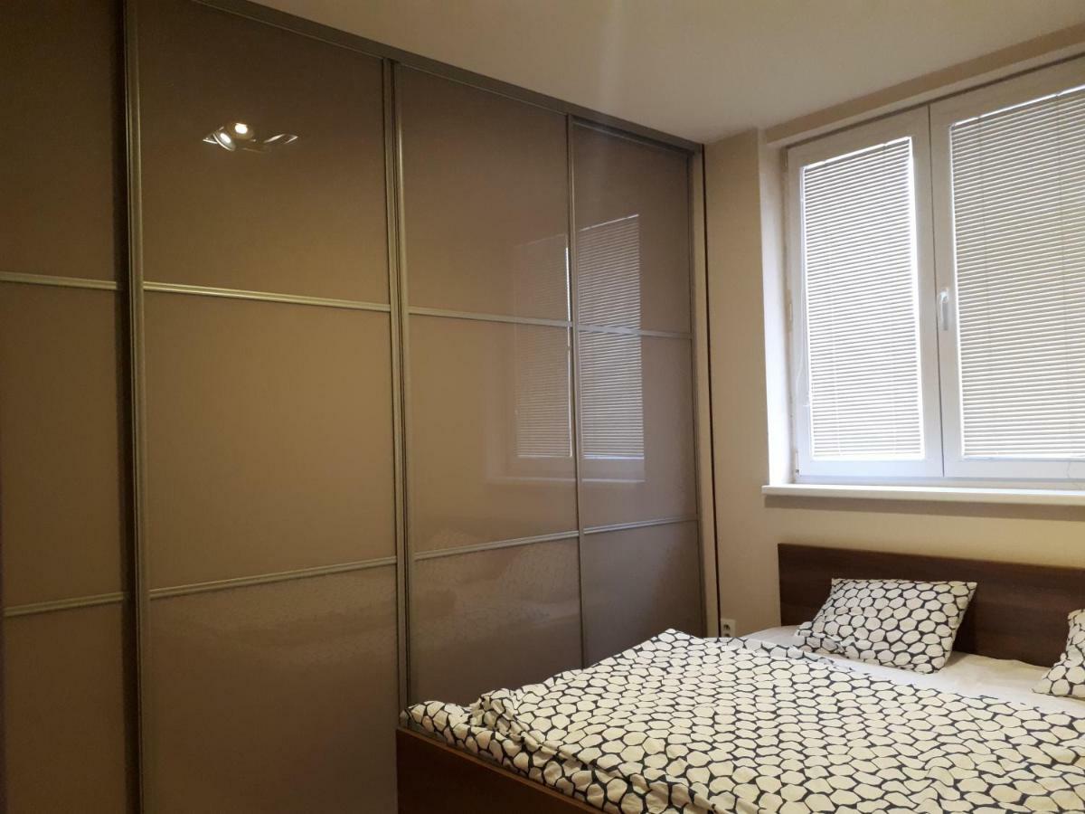 Utulny Apartman V Bratislava 15 Bagian luar foto