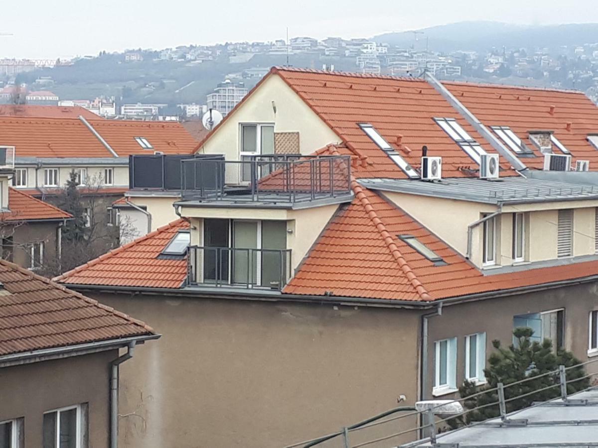 Utulny Apartman V Bratislava 15 Bagian luar foto